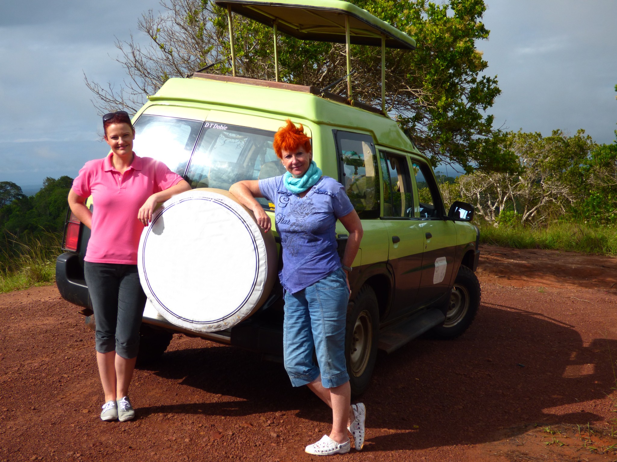 Marina und Judith Schmidt auf Safari in Kenia