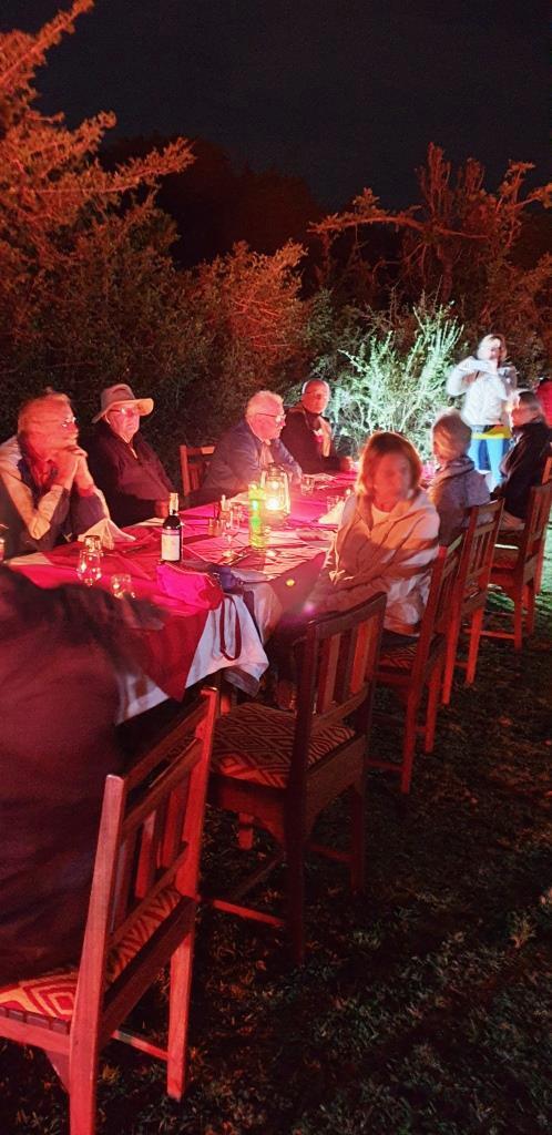 Bush Dinner vom Oloshaiki Camp während einer Kenia Safari von KeniaSpezialist keniaurlaub.de Reisekontor Schmidt
