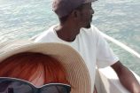 Ausflug vom Bahari Beach Hotel Kenia zur Strandkneipe per Boot