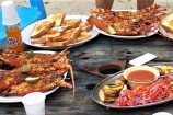 Lecker Essen in Strandkeipe Kenia